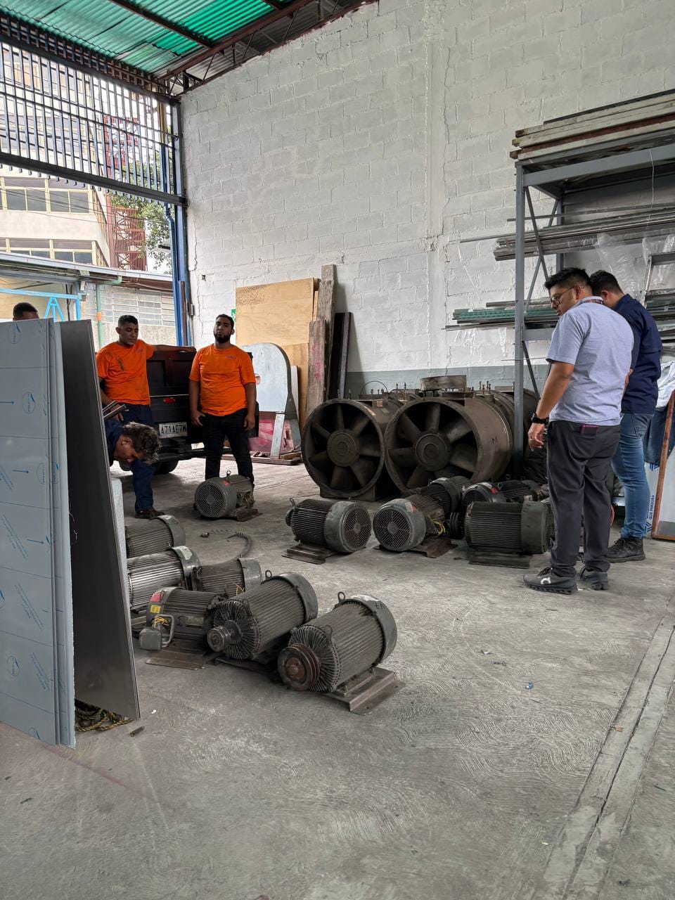 Fregaderos industriales fabricados a la medida en acero inoxidable